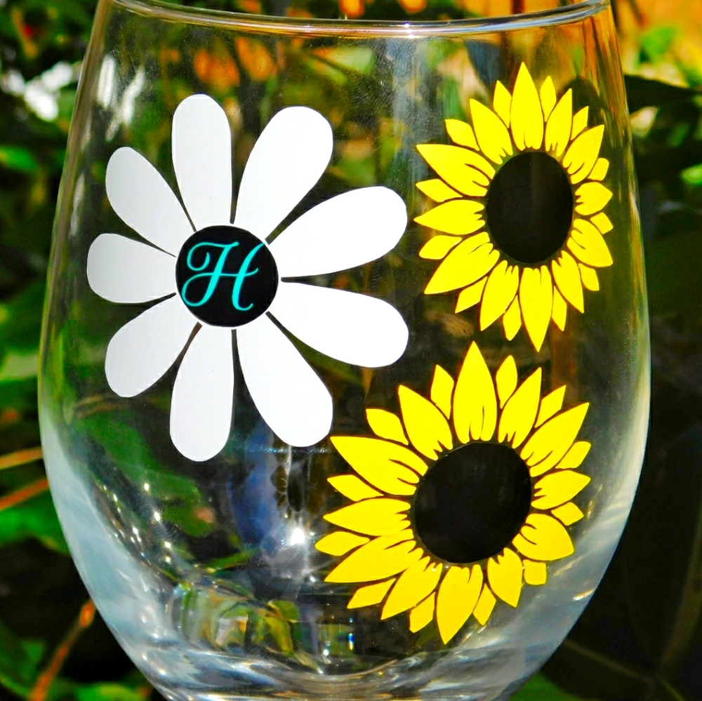 Custom Sunflower daisy wine glass